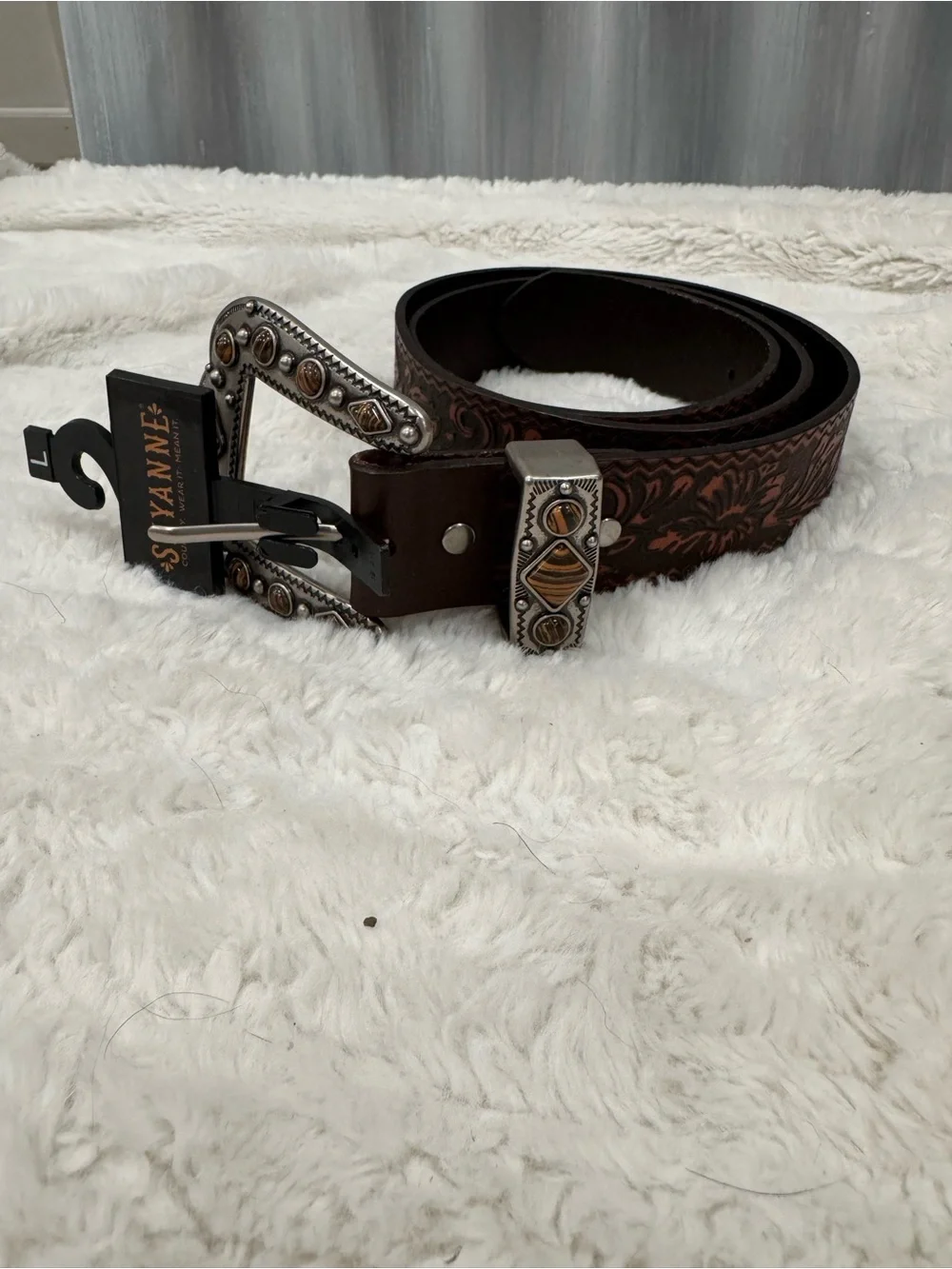 NWT Shyanne Women’s Tooled Cross Leather Belt - Picture 3 of 8